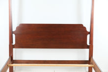 Load image into Gallery viewer, Charleston Queen Size Pencil Post Bed – Solid Mahogany