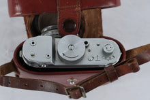 Load image into Gallery viewer, Robot Camera Carl Zeiss Tessar 28 Lens Vintage 35mm Rangefinder With Case