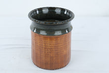 Load image into Gallery viewer, Rockhouse Pottery Carolyn Greg Poole 2005 Seagrove NC Stoneware Jar 7 Inch