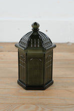 Load image into Gallery viewer, Biltmore Vanilla Cognac Candle – 19 oz Glass Jar with Lid