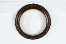 Load image into Gallery viewer, Vanhygan & Smythe Round Wooden Picture Frame โ Mahogany Finish with Gold Inner Trim