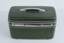 Load image into Gallery viewer, Vintage Samsonite Sherbrooke Ladies Beauty Case Palm Green Style 73412