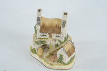 Load image into Gallery viewer, David Winter Secret Shebeen Irish Collection Cottage 1991 Handmade Figurine