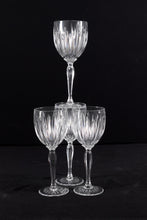Load image into Gallery viewer, Set of 4 Cristal D'Arques Durand Classic Wine / Water Glasses