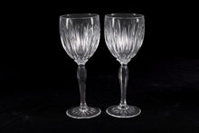 Load image into Gallery viewer, Set of 4 Cristal D'Arques Durand Classic Wine / Water Glasses