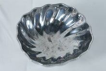 Load image into Gallery viewer, Wilton Armetale Fluted Aluminum Serving Bowl – 7" Sculpted Metal Bowl