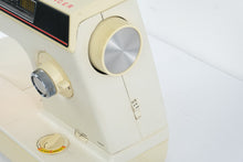 Load image into Gallery viewer, Vintage Singer 1425N Sewing Machine Accessories Manual Pedal Carrying Bag