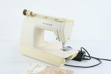 Load image into Gallery viewer, Vintage Singer 1425N Sewing Machine Accessories Manual Pedal Carrying Bag
