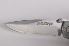 Load image into Gallery viewer, Smith & Wesson Extreme Ops CK105H Liner Lock Folding Knife