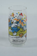 Load image into Gallery viewer, Vintage 1983 Smurfs Glasses (Set of 2) – Papa Smurf & Party Scene – Wallace Berrie
