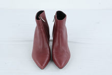 Load image into Gallery viewer, Sam Edelman Womens Burgundy Leather Pointed Toe Ankle Boots Kitten Heel Size 8