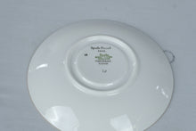 Load image into Gallery viewer, Spode Chatham Y5280 Bone China Dinnerware Set 26 Pieces Gold Trim England