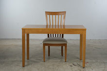Load image into Gallery viewer, Stanley Furniture Maple Dining Table and Upholstered Chair Set