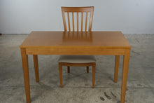 Load image into Gallery viewer, Stanley Furniture Maple Dining Table and Upholstered Chair Set