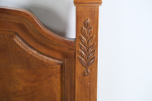 Load image into Gallery viewer, Traditional Thomasville King Size Burl Wood Poster Headboard