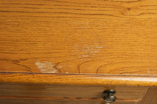 Load image into Gallery viewer, Thomasville Solid Oak Dresser with Center Cabinet and Seven Drawers