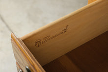 Load image into Gallery viewer, Thomasville Solid Oak Dresser with Center Cabinet and Seven Drawers