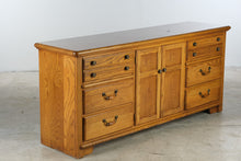 Load image into Gallery viewer, Thomasville Solid Oak Dresser with Center Cabinet and Seven Drawers