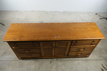 Load image into Gallery viewer, Thomasville Solid Oak Dresser with Center Cabinet and Seven Drawers