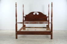 Load image into Gallery viewer, Thomasville Winston Court Queen Poster Bed