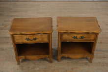 Load image into Gallery viewer, Pair of Thomasville French Provincial Nightstands