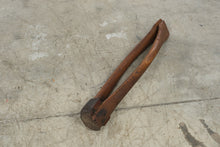 Load image into Gallery viewer, Antique Saddlers Clam Bentwood Leather Stitching Clamp Harness Making Tool