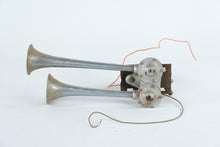 Load image into Gallery viewer, Dual Trumpet Air Horn – 6" x 16" – Untested