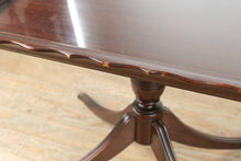 Load image into Gallery viewer, Duncan Phyfe Style Pedestal Tray Top Side Table – Removable Glass