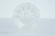 Load image into Gallery viewer, Indiana Glass Tree of Life Pebble Leaf Clear Glass 10 Inch Vintage Plate