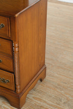Load image into Gallery viewer, United Furniture 7-Drawer Dresser in Warm Oak Finish