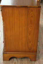 Load image into Gallery viewer, United Furniture 7-Drawer Dresser in Warm Oak Finish