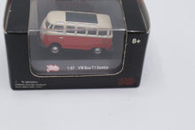 Load image into Gallery viewer, Malibu International VW Bus T1 Samba (1:87 HO Scale, Diecast Model, #108)