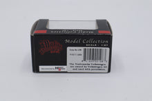 Load image into Gallery viewer, Malibu International VW Bus T1 Samba (1:87 HO Scale, Diecast Model, #108)