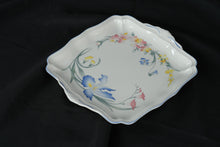 Load image into Gallery viewer, Villeroy Boch Riviera 9.5 Inch Platter Floral Porcelain Scalloped