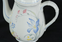 Load image into Gallery viewer, Villeroy Boch Riviera Coffee Pot Porcelain Floral Lid 9.5 Inch