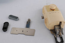 Load image into Gallery viewer, Vintage Singer Buttonholer Attachment with 4 Plates