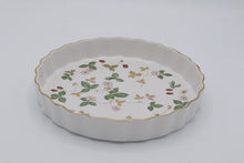 Load image into Gallery viewer, Wedgwood Wild Strawberry Round Fluted Tart / Quiche Dish – England, Oven to Table