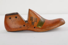 Load image into Gallery viewer, Wooden Shoe Form 10 EE W