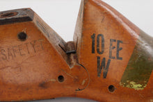 Load image into Gallery viewer, Wooden Shoe Form 10 EE W