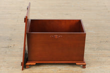 Load image into Gallery viewer, Sommerset Wooden Storage Trunk / Hope Chest