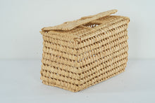 Load image into Gallery viewer, Woven Handbag / Picnic Basket