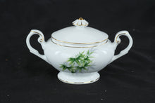 Load image into Gallery viewer, Yamaka China Japan Bamboo Pattern Creamer and Covered Sugar Bowl Set