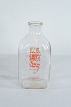 Load image into Gallery viewer, Vintage Amboy Dairy Syracuse NY Half Gallon Milk Bottles with Wire Carrier Set of 6