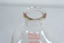 Load image into Gallery viewer, Vintage Amboy Dairy Syracuse NY Half Gallon Milk Bottles with Wire Carrier Set of 6