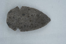 Load image into Gallery viewer, Set of 3 Knapped Stone Arrowheads β Flint & Chert Style Points for Display/Collection