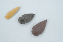 Load image into Gallery viewer, Set of 3 Knapped Stone Arrowheads β Flint & Chert Style Points for Display/Collection