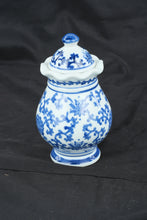 Load image into Gallery viewer, Blue & White Porcelain Covered Ginger Jar Floral Scroll Chinoiserie 8.5"