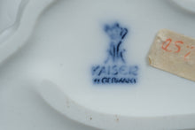 Load image into Gallery viewer, Kaiser White Bisque Porcelain Figurine – Pair of Ducks (Style 483)