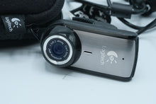 Load image into Gallery viewer, Logitech QuickCam Pro 9000 Webcam (V-UBU48) Carl Zeiss Autofocus – Tested & Working w/ Case