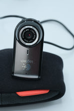 Load image into Gallery viewer, Logitech QuickCam Pro 9000 Webcam (V-UBU48) Carl Zeiss Autofocus – Tested & Working w/ Case